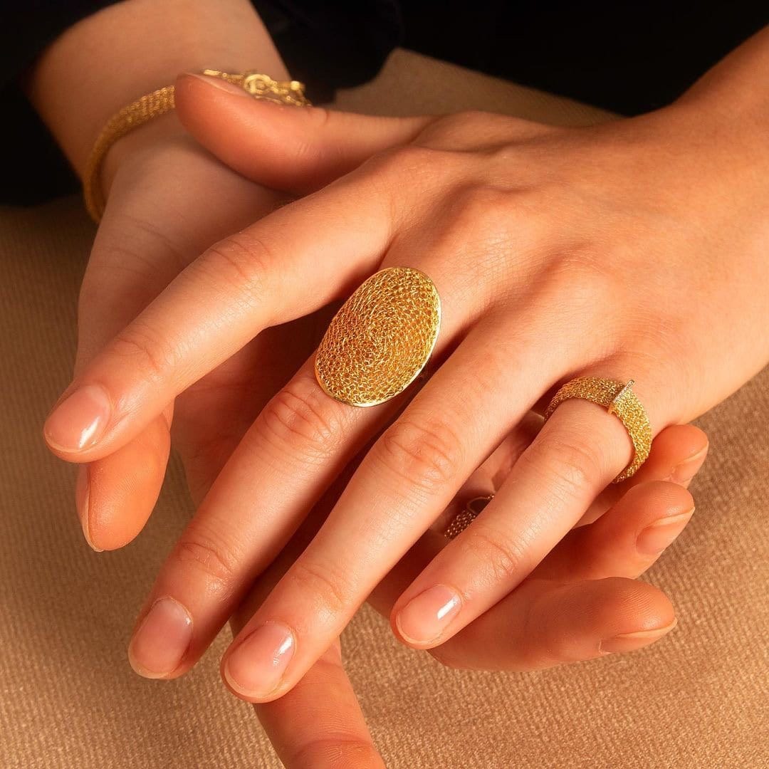 Ovaali Ring