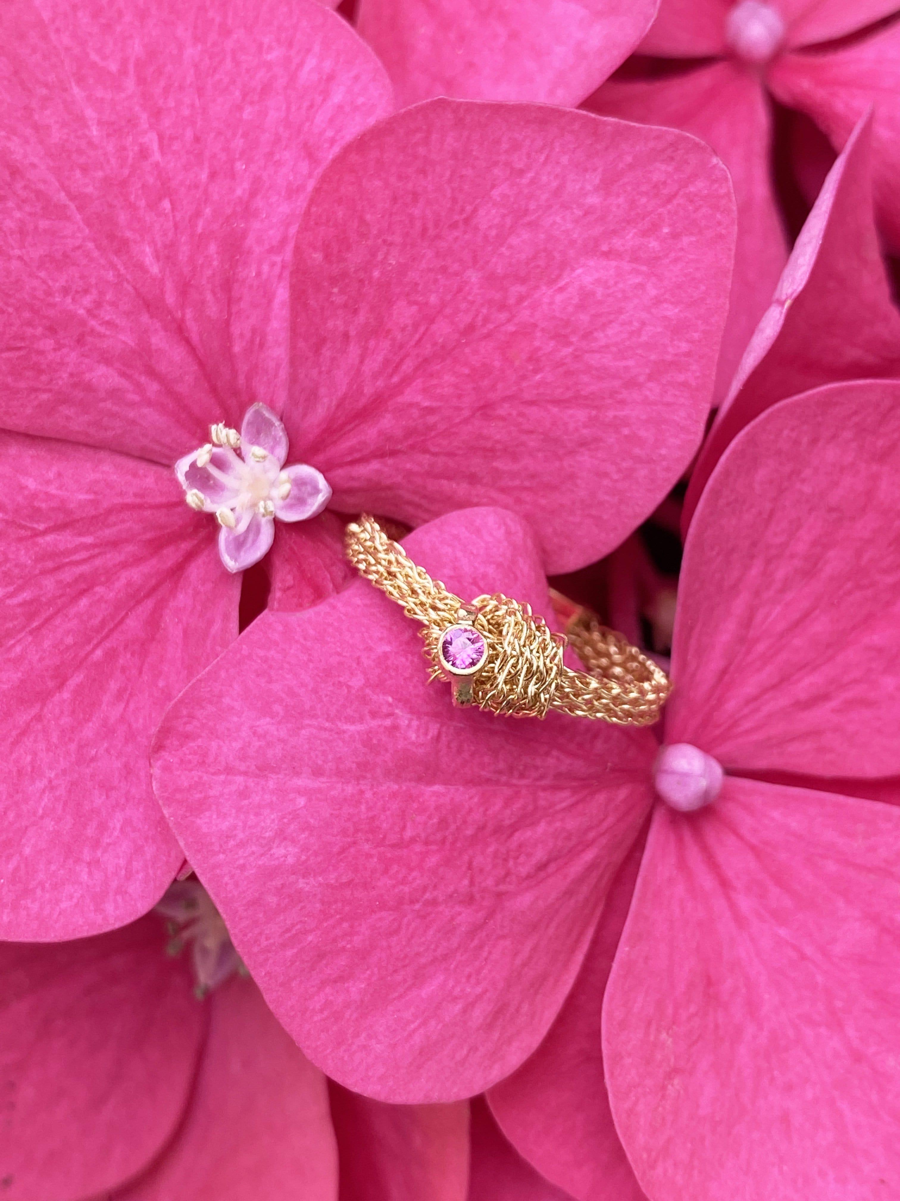 Memory Knot Ring With Pink Sapphire Highlight